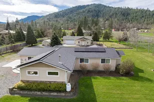 15902 Water Gap Rd, Williams, OR 97544 - Photo 2