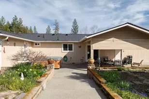 15902 Water Gap Rd, Williams, OR 97544 - Photo 30