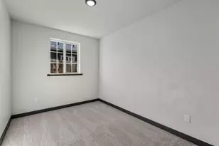 695 NE 8th St, Prineville, OR 97754 - Photo 16