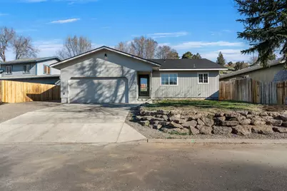 695 NE 8th Street, Prineville, OR 97754 - Photo 1