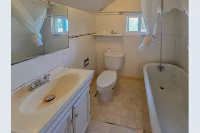 814 NW C Street, Grants Pass, OR 97526 - Photo 12