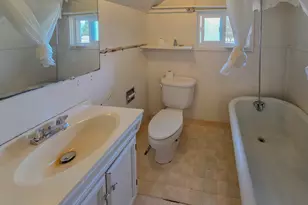 814 NW C St, Grants Pass, OR 97526 - Photo 12