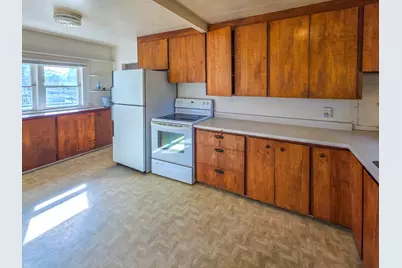 814 NW C Street, Grants Pass, OR 97526 - Photo 6