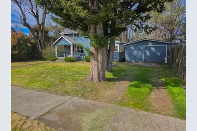 814 NW C Street, Grants Pass, OR 97526 - Photo 22