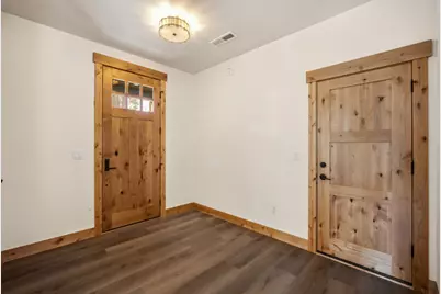 17146 Covina Road, Bend, OR 97707 - Photo 4