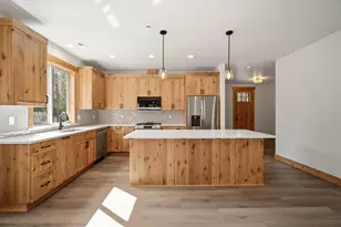 17146 Covina Rd, Bend, OR 97707 - Photo 12