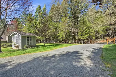 916 Ferry Road, Grants Pass, OR 97526 - Photo 48