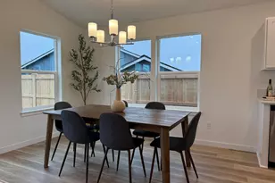 604 NE Mitchell St, Madras, OR 97741 - Photo 6