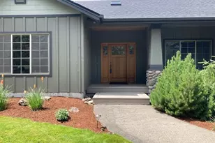 387 Goshawk Ct, Redmond, OR 97756 - Photo 4