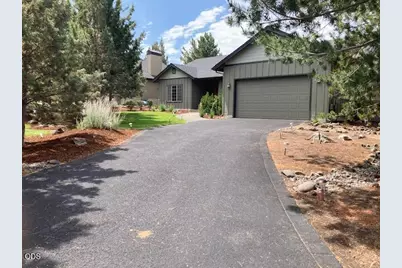 387 Goshawk Court, Redmond, OR 97756 - Photo 2