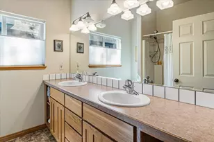 387 Goshawk Ct, Redmond, OR 97756 - Photo 26