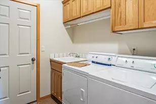 387 Goshawk Ct, Redmond, OR 97756 - Photo 36