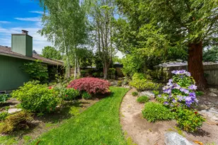 722 NW Sandy Dr, Grants Pass, OR 97526 - Photo 32