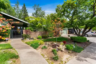 722 NW Sandy Dr, Grants Pass, OR 97526 - Photo 4