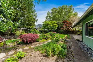 722 NW Sandy Dr, Grants Pass, OR 97526 - Photo 34