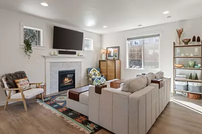 2042 SW 39th Street, Redmond, OR 97756 - Photo 8