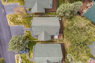 8811 Cliff Swallow Dr, Redmond, OR 97756 - Photo 32