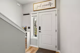 106 McCully Ln, Jacksonville, OR 97530 - Photo 2