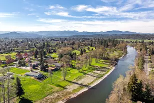 274 Parkhill Pl, Grants Pass, OR 97527 - Photo 30