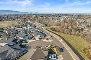 114 Connecticut Ct, Medford, OR 97504 - Photo 28