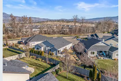 114 Connecticut Court, Medford, OR 97504 - Photo 26