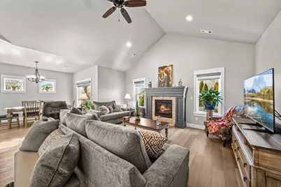 114 Connecticut Court, Medford, OR 97504 - Photo 8