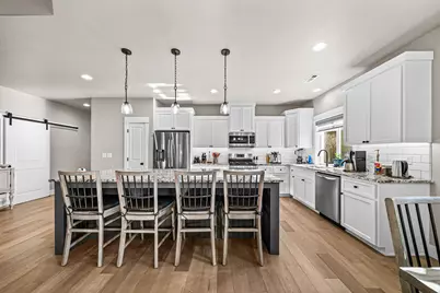 114 Connecticut Court, Medford, OR 97504 - Photo 4