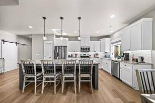 114 Connecticut Ct, Medford, OR 97504 - Photo 4