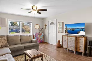 1459 SW Silver Maple Way, Grants Pass, OR 97526 - Photo 8