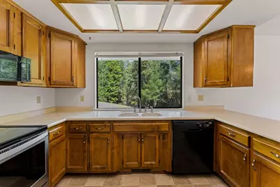 2276 Azalea Drive, Grants Pass, OR 97526 - Photo 12