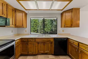 2276 Azalea Dr, Grants Pass, OR 97526 - Photo 12