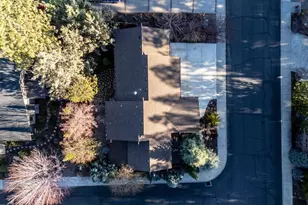 60923 Grand Targhee Dr, Bend, OR 97702 - Photo 58