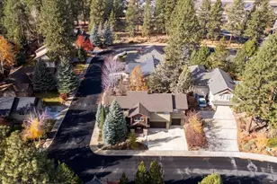 60923 Grand Targhee Dr, Bend, OR 97702 - Photo 42