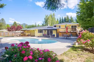 255 Queens Branch Rd, Rogue River, OR 97537 - Photo 1