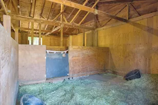 255 Queens Branch Rd, Rogue River, OR 97537 - Photo 34