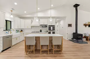 1398 Ellison Lp, Merlin, OR 97532 - Photo 14