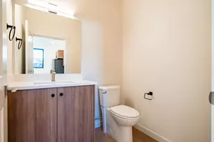 371 NW 19th St, Redmond, OR 97756 - Photo 10