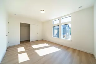 371 NW 19th St, Redmond, OR 97756 - Photo 12