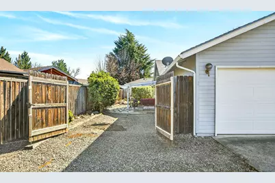 2366 Winslow Park Drive, Medford, OR 97504 - Photo 4