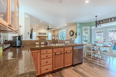 3059 Sycamore Way, Medford, OR 97504 - Photo 12