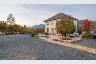 7499 Highway 238, Jacksonville, OR 97530 - Photo 38