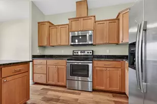 989 Pendleton Dr, Medford, OR 97501 - Photo 6