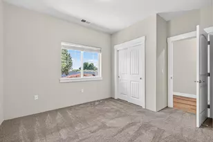 989 Pendleton Dr, Medford, OR 97501 - Photo 16