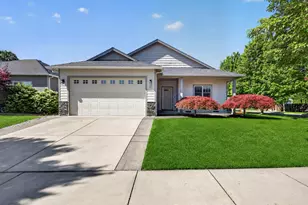 989 Pendleton Dr, Medford, OR 97501 - Photo 1