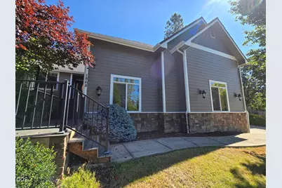 1868 NW F Street, Grants Pass, OR 97526 - Photo 4