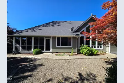 1868 NW F Street, Grants Pass, OR 97526 - Photo 32