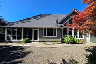 1868 NW F St, Grants Pass, OR 97526 - Photo 32