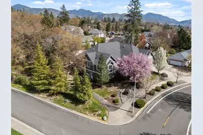 1868 NW F Street, Grants Pass, OR 97526 - Photo 38