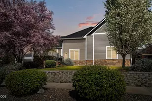 1868 NW F St, Grants Pass, OR 97526 - Photo 38
