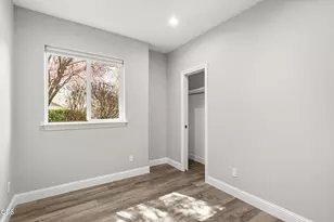 1868 NW F St, Grants Pass, OR 97526 - Photo 28